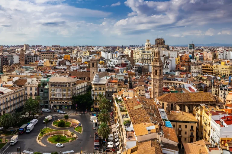 Weiter Blick über Valencia von einem Turm im historischen Zentrum