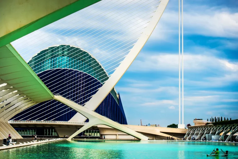 Moderne Architektur der Ciudad de las Artes y las Ciencias in Valencia